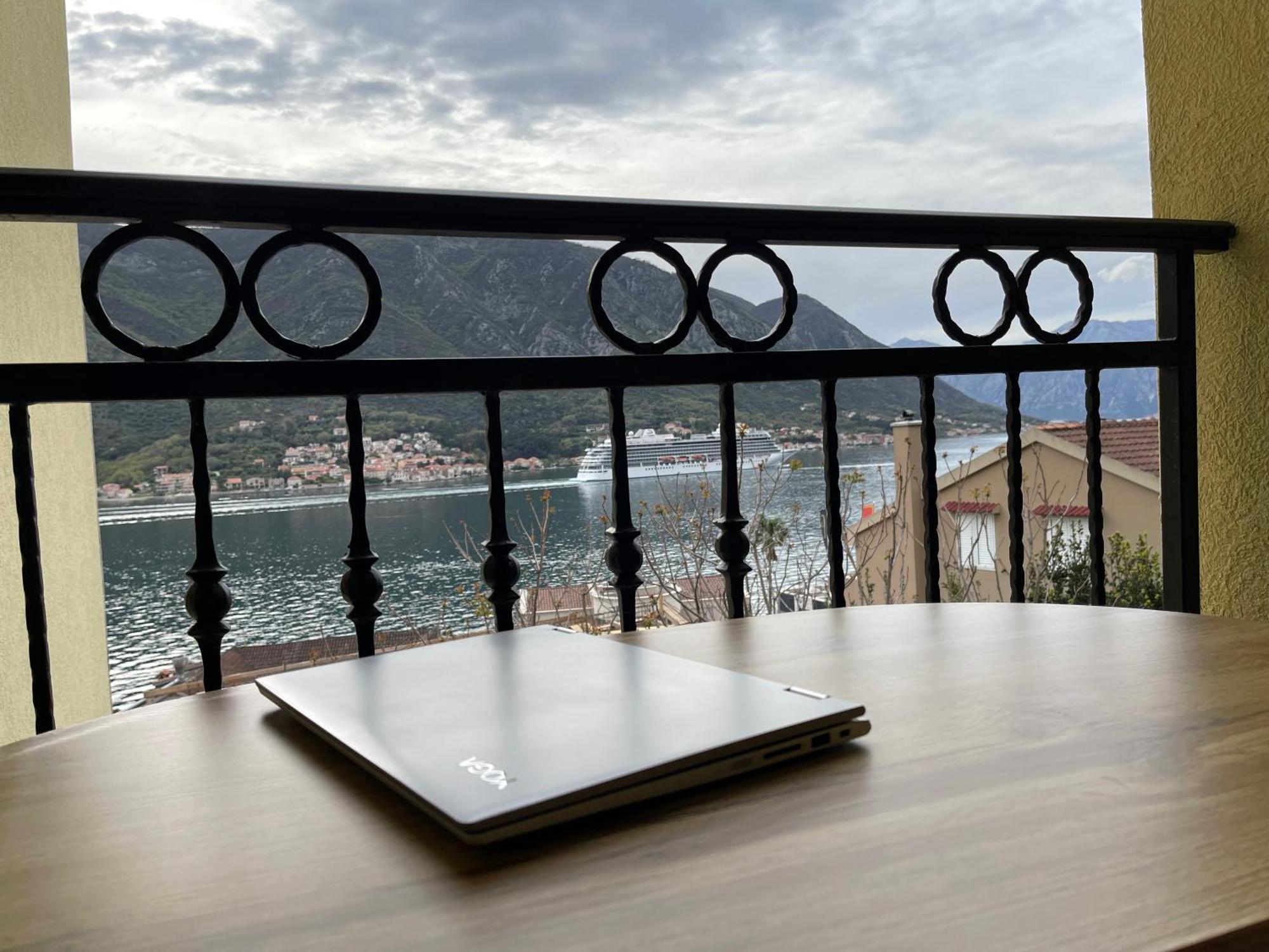 Apartman Modern Seaside With Balcony Tale Kotor
