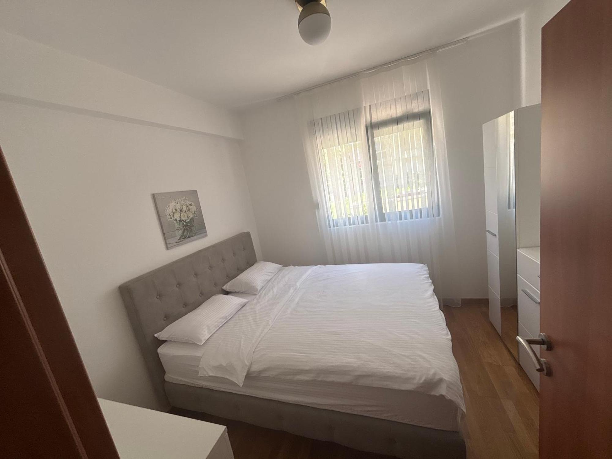 Modern Seaside With Balcony Tale Apartman