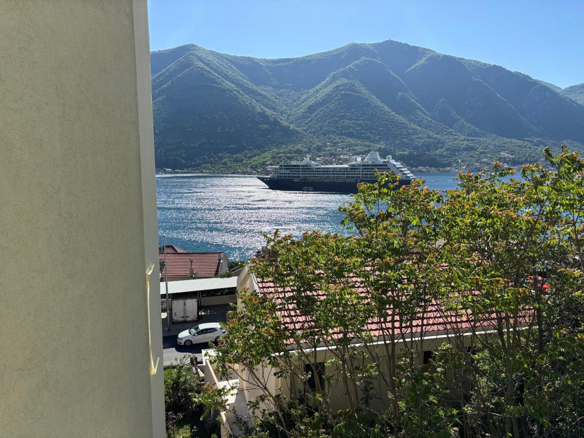 Modern Seaside With Balcony Tale * Kotor